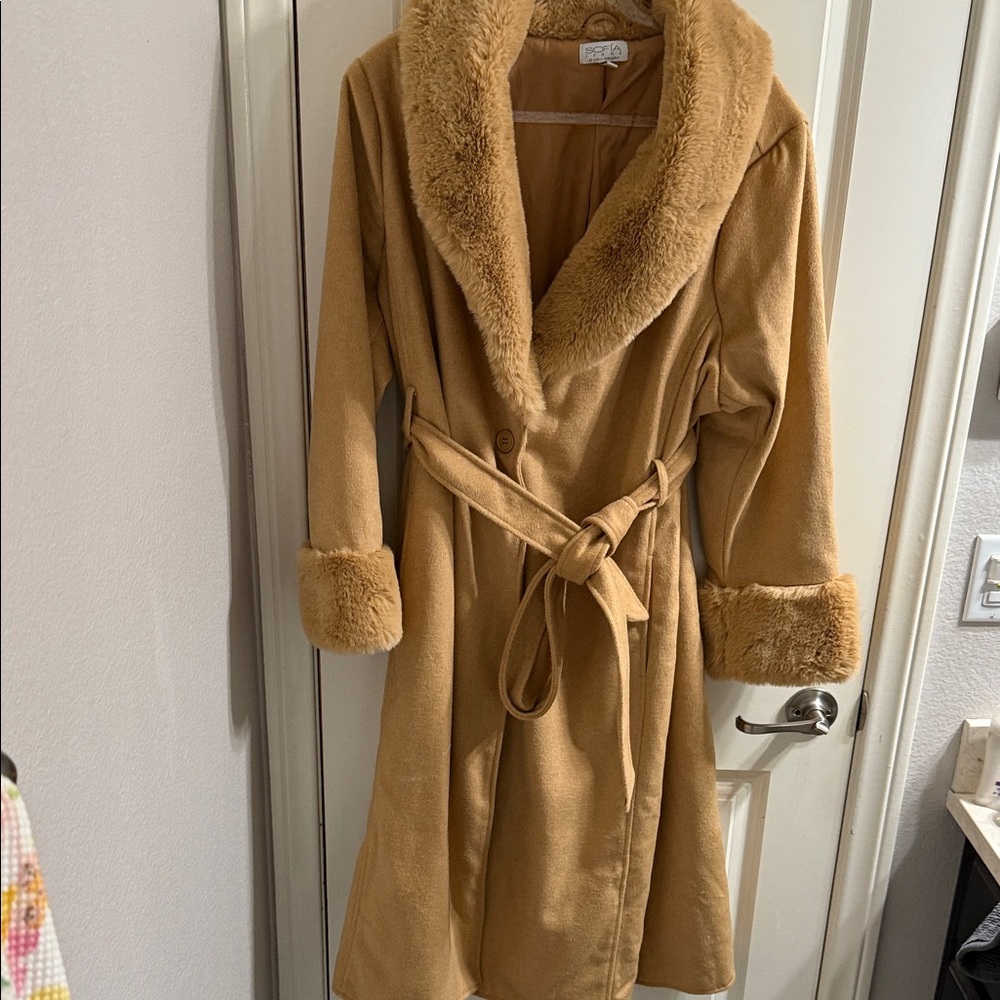 Sofia Vergara Tan Coat with Faux Fur Trim size 2X